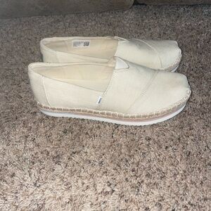 Toms Women's 7.5 Alpargata Platform Rope Espadrille Loafer